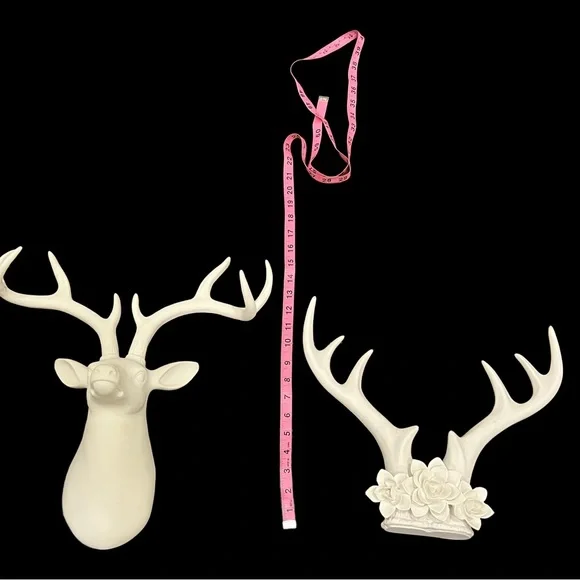 *SOLD*Faux Wall Mount Deerhead and Antlers - Picture 2 of 6